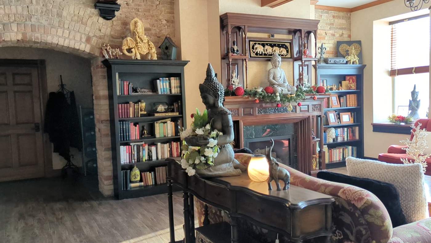 Suite sitting area with fireplace